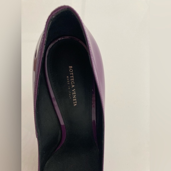 Bottega Veneta Purple Patent Leather Pumps with Black Colour Block Heel - Picture 2 of 10